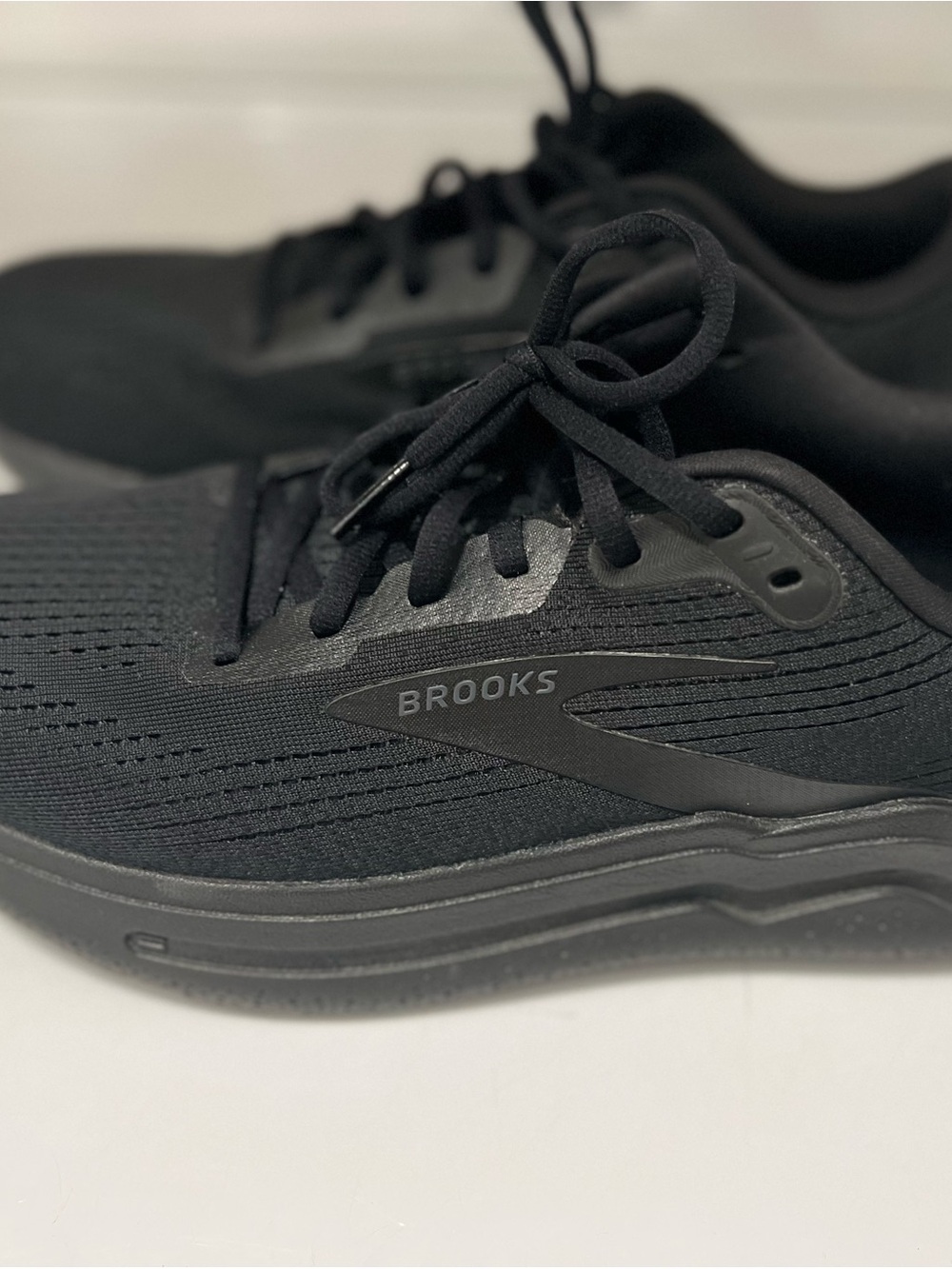 Brooks Women's Black Lightweight Running Sneakers